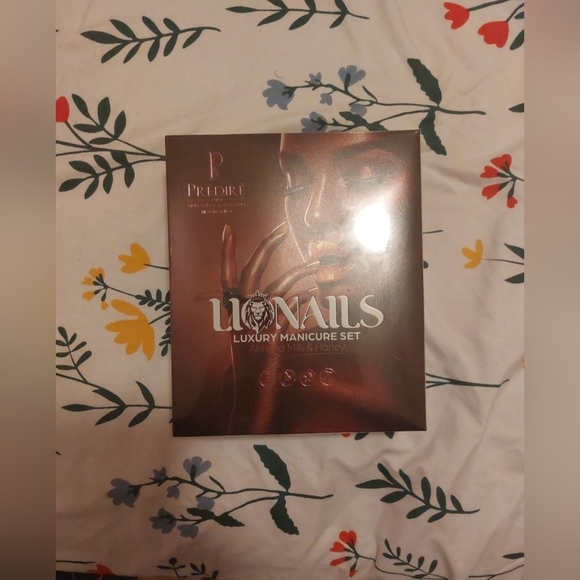 Lionails Luxury Manicure Set | Coconut and Honey 4-Piece Set - Picture 2 of 3